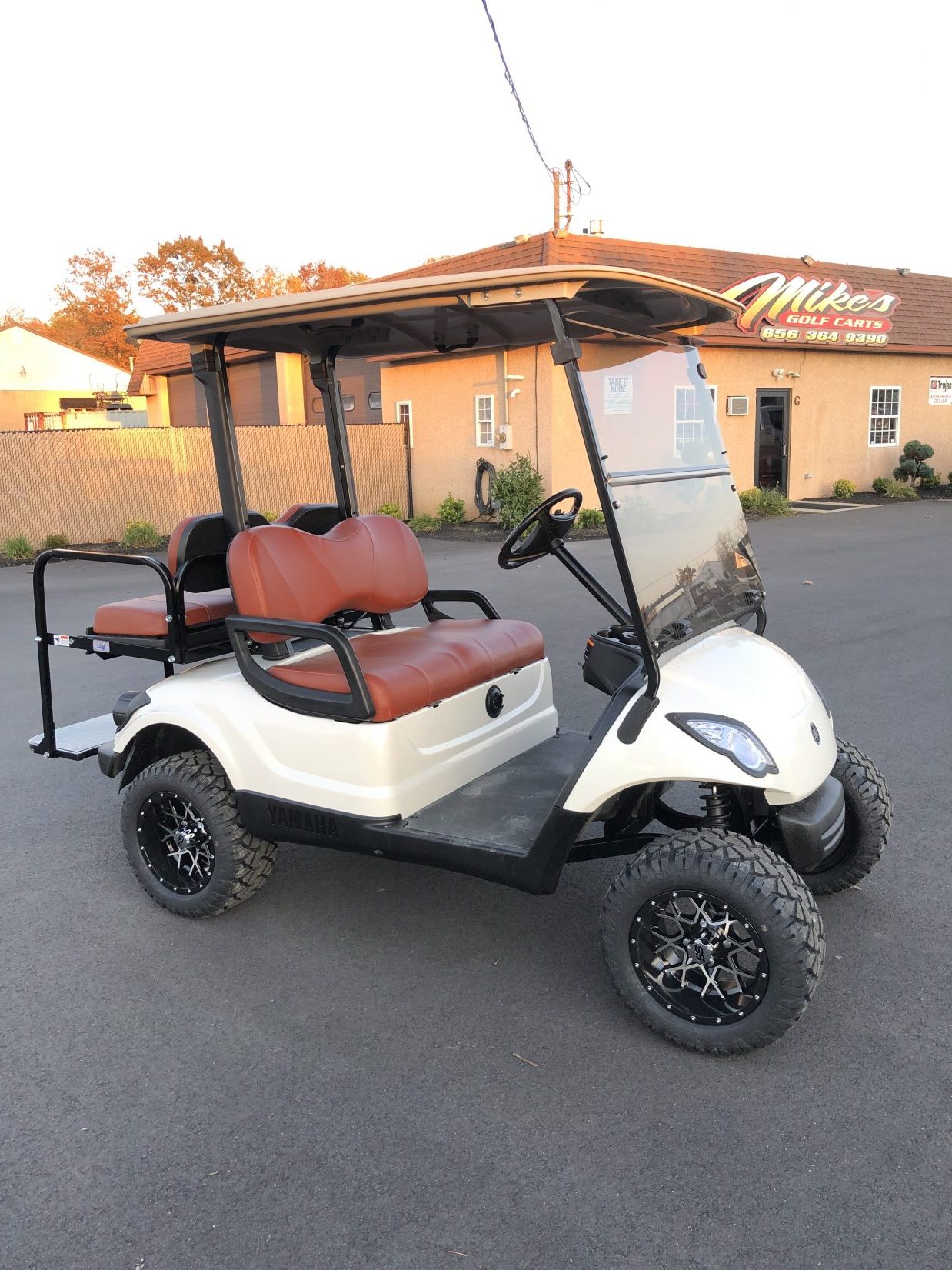 2015 Yamaha 48 volt DC electric golf cart 3" lift, Pearl White, LED lights, Carmel seats, with