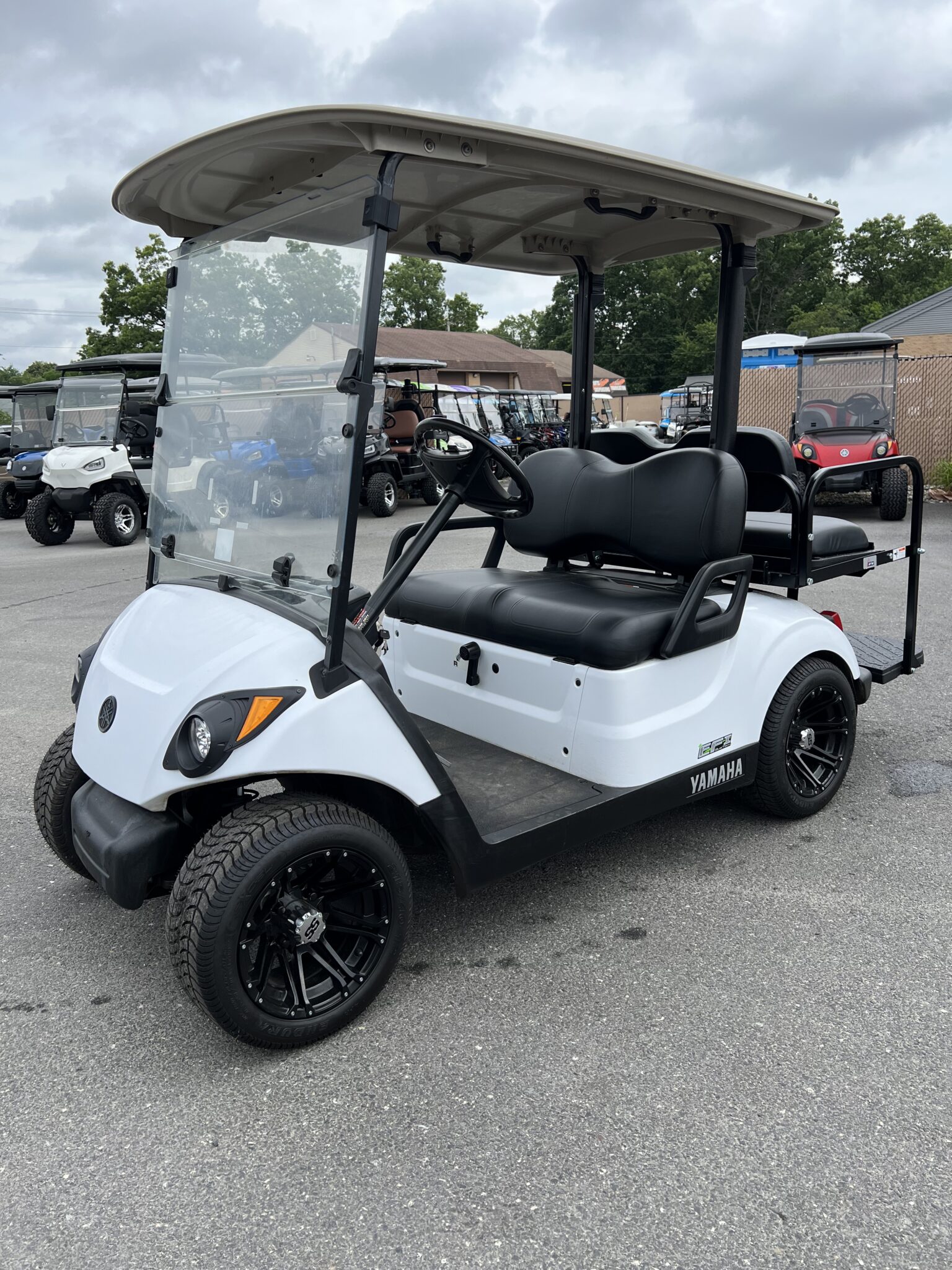 2017 Yamaha Drive2 Gas Powered Efi Quietech Golf Cart Glacier White 4 Seat With Black Mike S